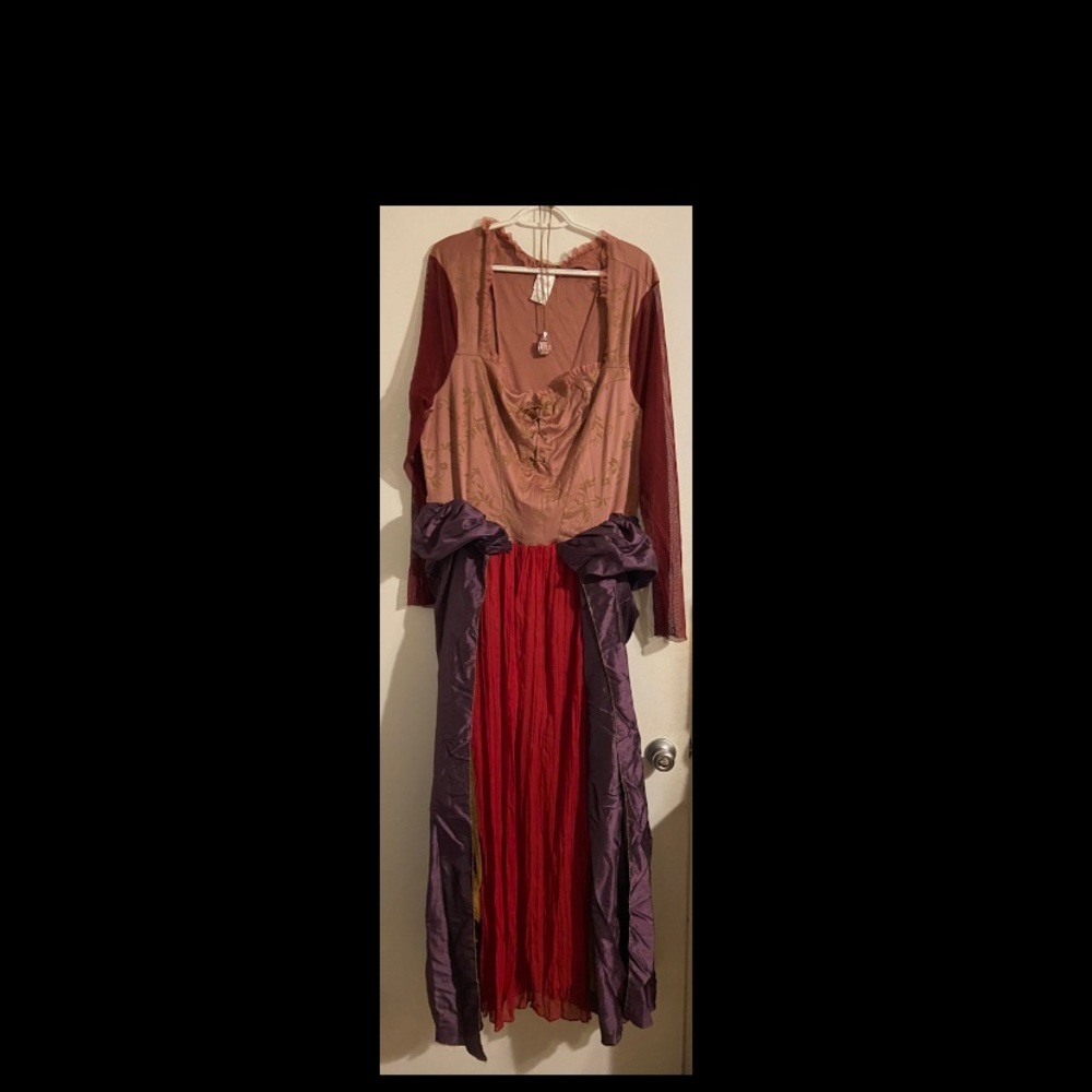 Hocus Pocus plus size costume- Sarah Sanderson